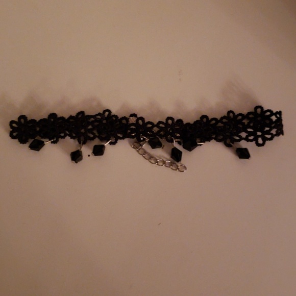 7 choker necklaces - Picture 5 of 7